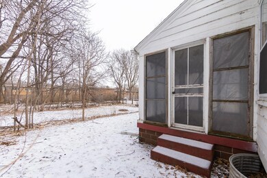 1009 W 20th St, Cedar Falls, IA 50613 - photo 6