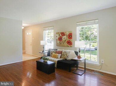 17510 Saint Theresa Dr, Olney, MD 20832 - photo 2