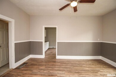 1409 N Mclean St, Lincoln, IL 62656 - photo 4