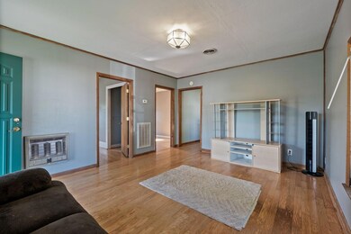 200 Lark St, Bristol, TN 37620 - photo 7