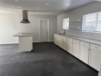 4013 Kingston Dr, Corpus Christi, TX 78411 - photo 2