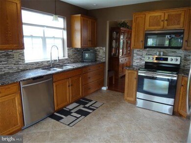 2113 Bressler Dr, Reading, PA 19610 - photo 6