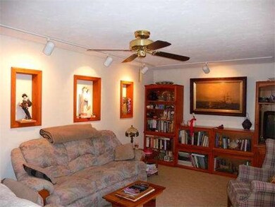 27 Roys Dr, Spencer, MA 01562 - photo 7