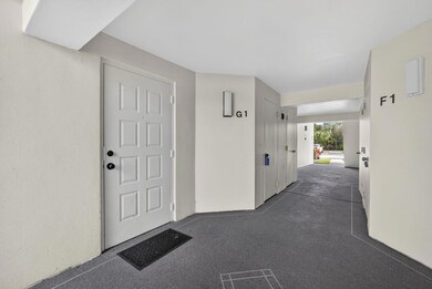 1110 Green Pine Blvd unit 71, West Palm Beach, FL 33409 - photo 2