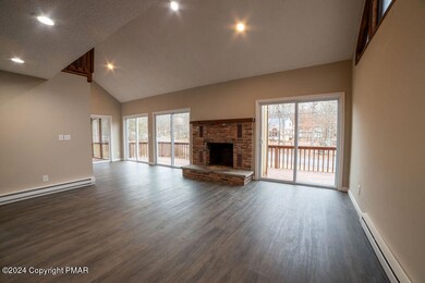 334 Somerset Dr, East Stroudsburg, PA 18301 - photo 3