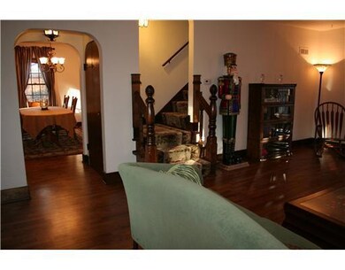 228 Maplewood Dr, East Lansing, MI 48823 - photo 3