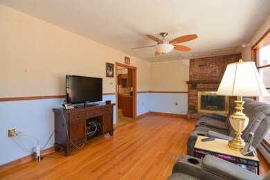 12 Oliver St, Easthampton, MA 01027 - photo 4