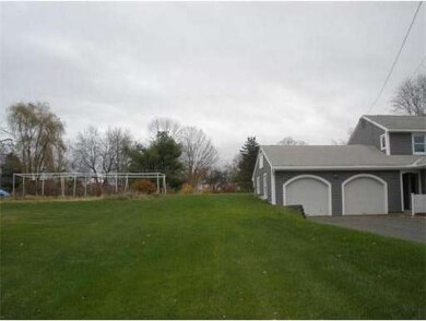 140 Middle St, Amherst, MA 01002 - photo 2