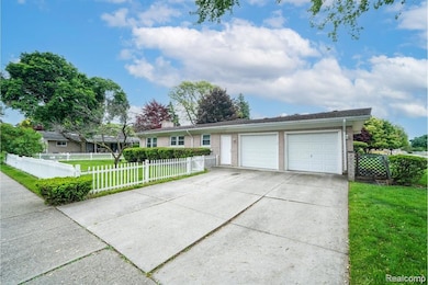 2 Car, Attached Garage