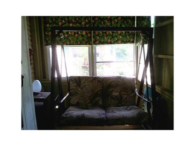 3-Seasons Porch/Room.