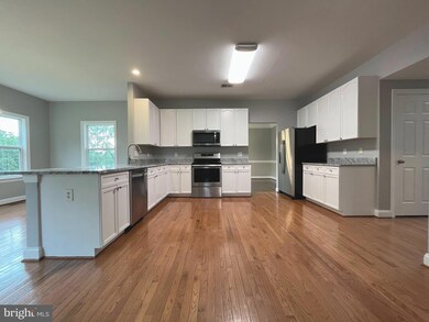 43 Reservoir Place, Falling Waters, WV 25419 - photo 5