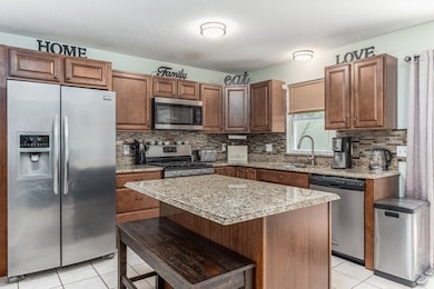 65 Santoro Rd, Worcester, MA 01606 - photo 3