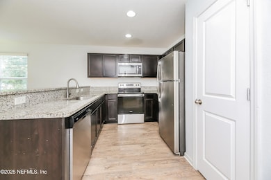 006-photo-kitchen-14635887