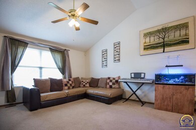 1727 SW Stone Crest Dr, Topeka, KS 66615 - photo 3