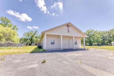 5106HubertSt-8
