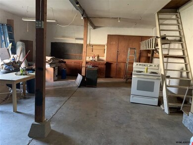 589 S 4th St, Independence, OR 97351 - photo 7