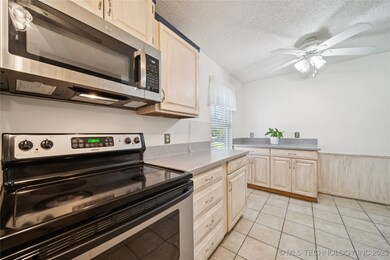 17786 S Santa fe St, Mounds, OK 74047 - photo 7