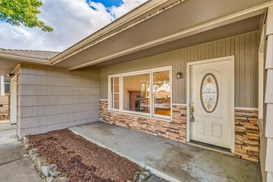 3328 Snowy Butte Ln, Central Point, OR 97502 - photo 3