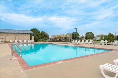 4624 SW Robinson Dr, Raymore, MO 64083 - photo 3