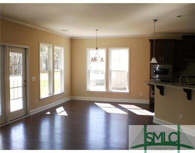 Breakfast Area. LOTS OF WINDOWS AND NATURAL LIGHT!