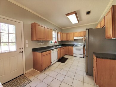 3221 Briarcliff Dr, Pineville, LA 71360 - photo 6