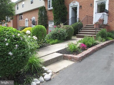 22 Catbird Ct, Lawrence Township, NJ 08648 - photo 2