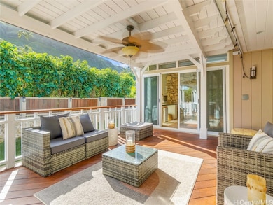 This is just one end of the spacious covered lanai