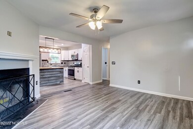 LR/Kitchen Combo