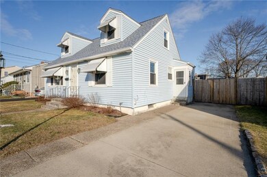 215 Clews St, Pawtucket, RI 02861 - photo 2