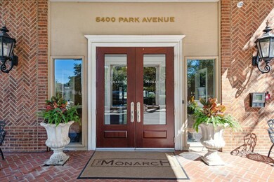 Walk in and enjoy top-tier amenities and a fabulou