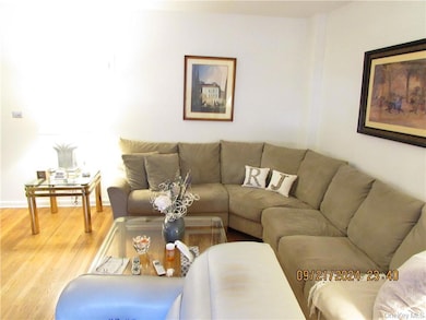 1561 Central Park Ave unit I-5, Yonkers, NY 10710 - photo 7