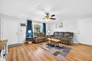 656 Berkshire Dr, Seymour, IN 47274 - photo 3