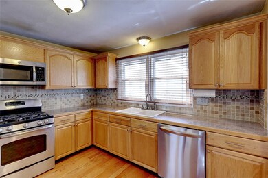 1603 Plainfield Pike unit E4, Johnston, RI 02919 - photo 6