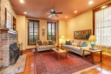 Large, Comfortable Living Room