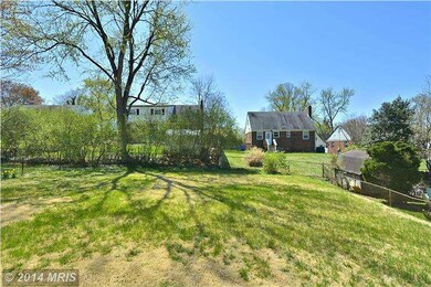 4906 Cushing Dr, Kensington, MD 20895 - photo 7