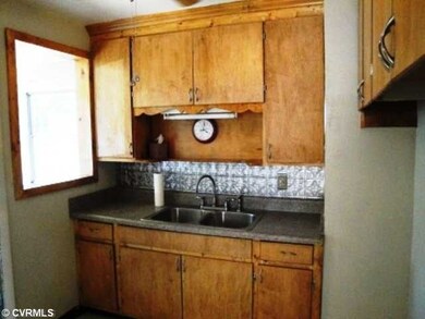 Kitchen - Still room fo ryour touches in this rece