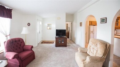 Nice entry area leads to the 19x14 spacious living