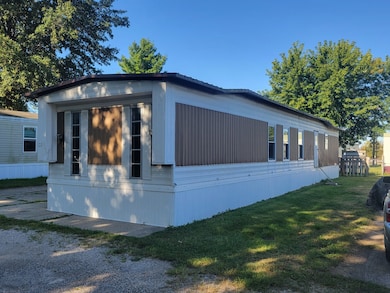 353 W Monroe St unit C3, Monticello, IL 61856 - photo 4