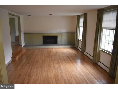 906 Fairthorne Dr, Kennett Square, PA 19348 - photo 3