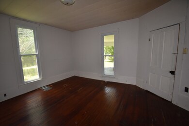210 Brooklyn Ave, Linden, TN 37096 - photo 5
