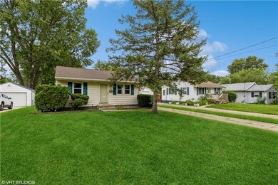 2109 E 23rd St, Des Moines, IA 50317 - photo 2