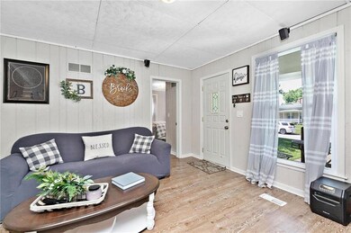 119 E Nichols St, Spring Hill, KS 66083 - photo 3