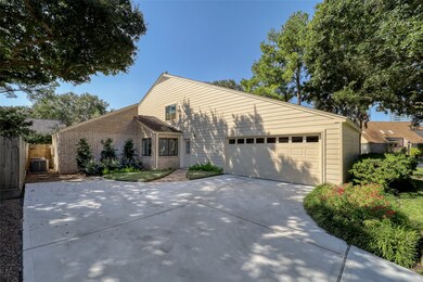 10219 Inwood Dr, Houston, TX 77042 - photo 7