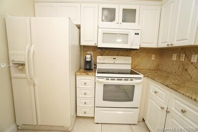 3571 Magellan Cir unit 3464, Miami, FL 33180 - photo 2