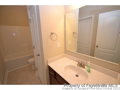 1st Flr Full Bath Off Guest BR