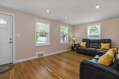 14 Worthen Rd, Portsmouth, NH 03801 - photo 7
