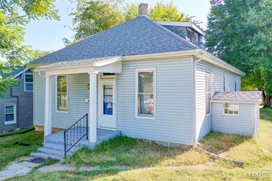 714 Sherman Ave, Edwardsville, IL 62025 - photo 2