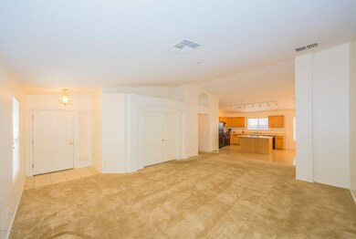 10886 living area