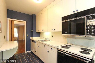 3557 Hamlet Place, Chevy Chase, MD 20815 - photo 4