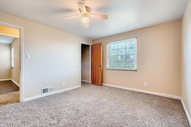 1084 Sells Ave L Columbus OH-large-010-0